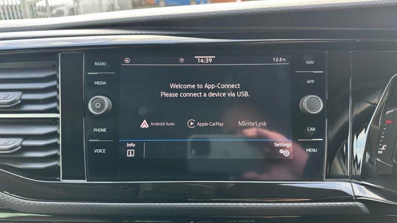 Volkswagen Caravelle 2.0 TDI Executive 199 5dr DSG Diesel Estate